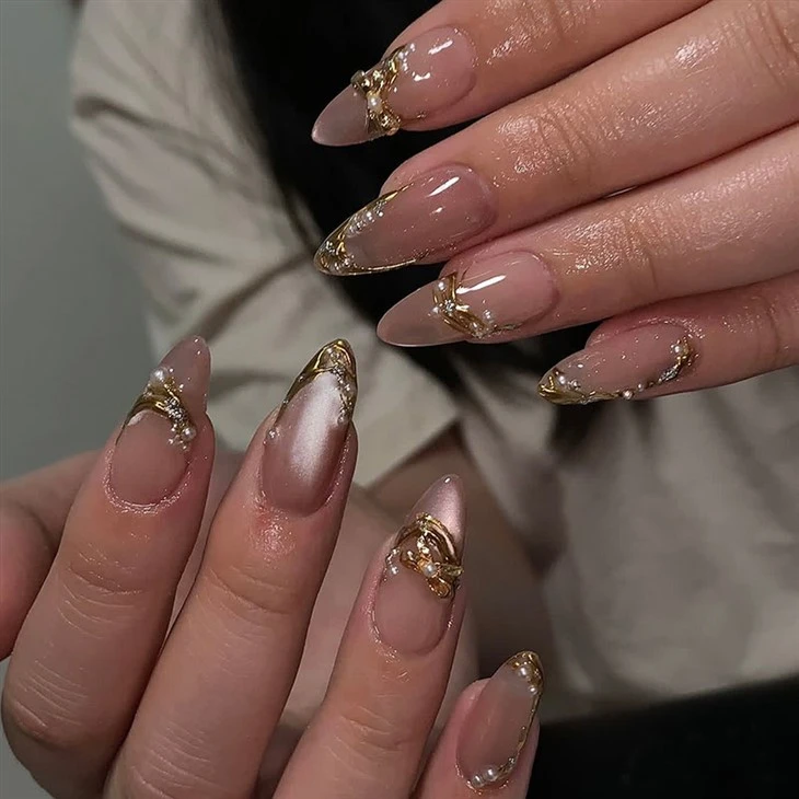 Nackte 3D-Goldschleife French Press On Nails
